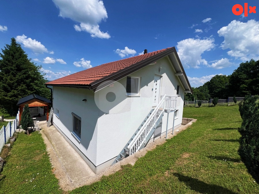 Kuća sa fitness i wellness studiom, Busovača 24