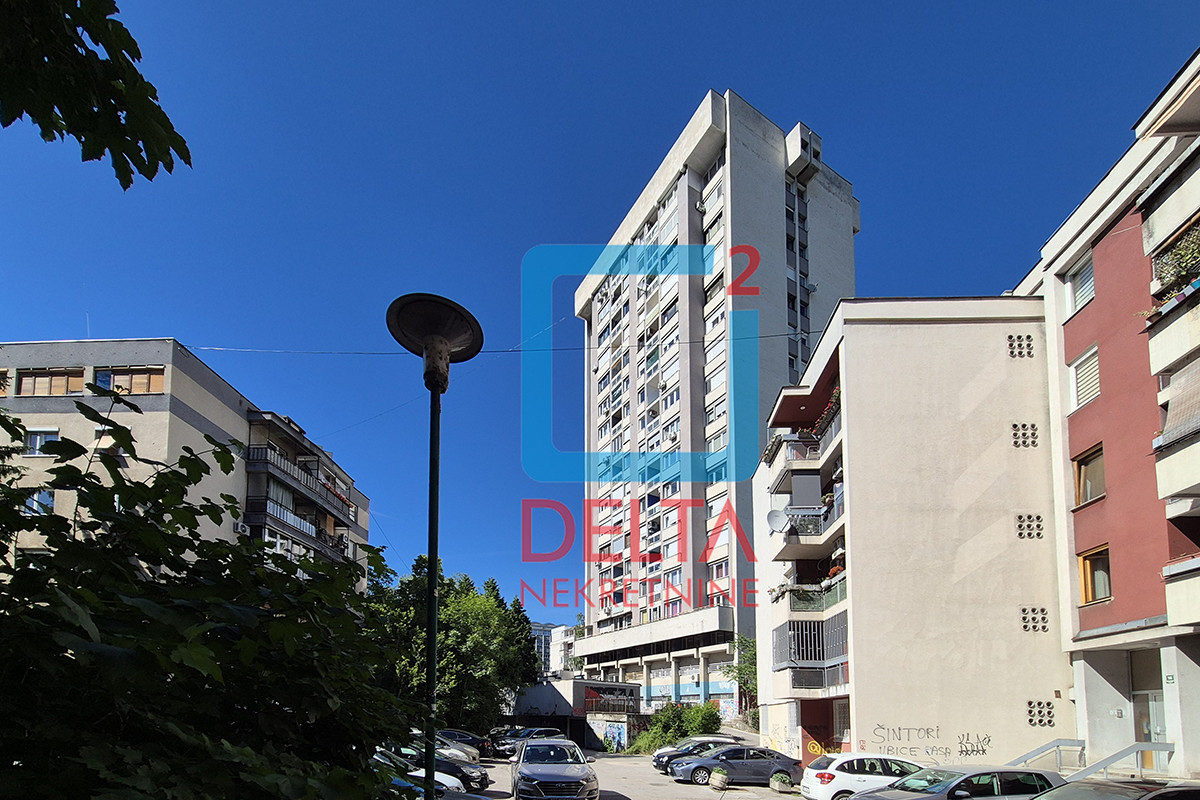Namješten trosoban stan / 78m2 / Koševo / Centar 18