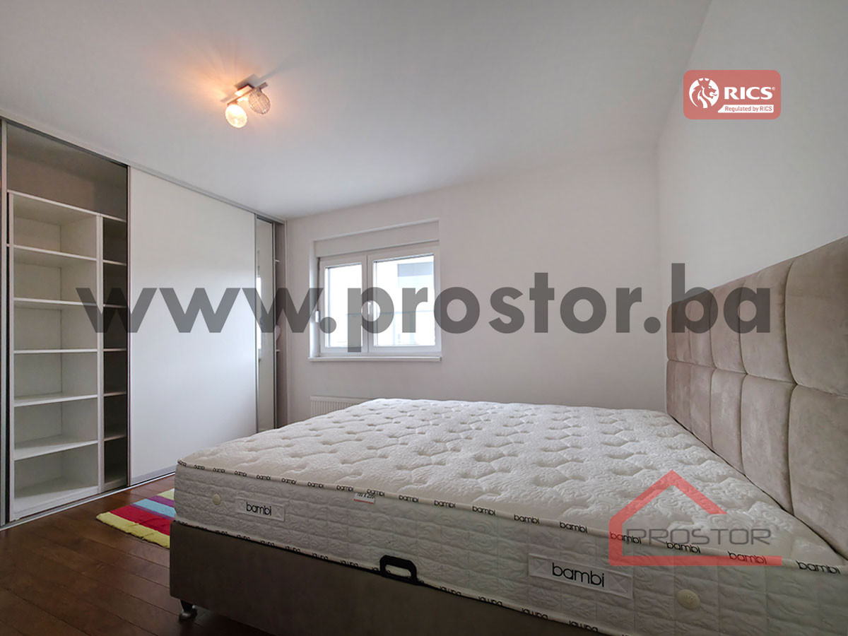 PROSTOR izdaje: Trosoban stan, naselje Šip 3