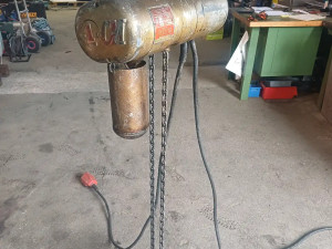 ELEKTRICNA DIZALICA 1T