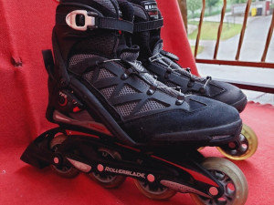 ROLE ROSLE ROLERI  ROLLER BLADE   42--43 silikonski t.