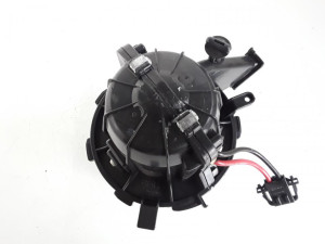 U0851003 MOTORIC VENTILACIJE  AUDI Q5 2008-2011