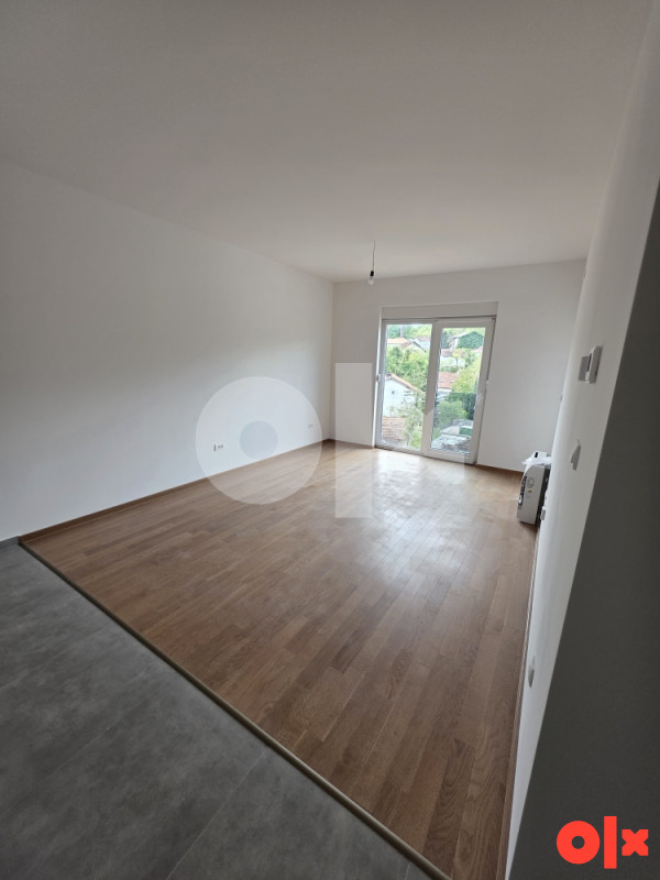 Potpuno nov, dvosoban, NENAMJEŠTEN stan, 48m2 - CENTAR/LAUŠ