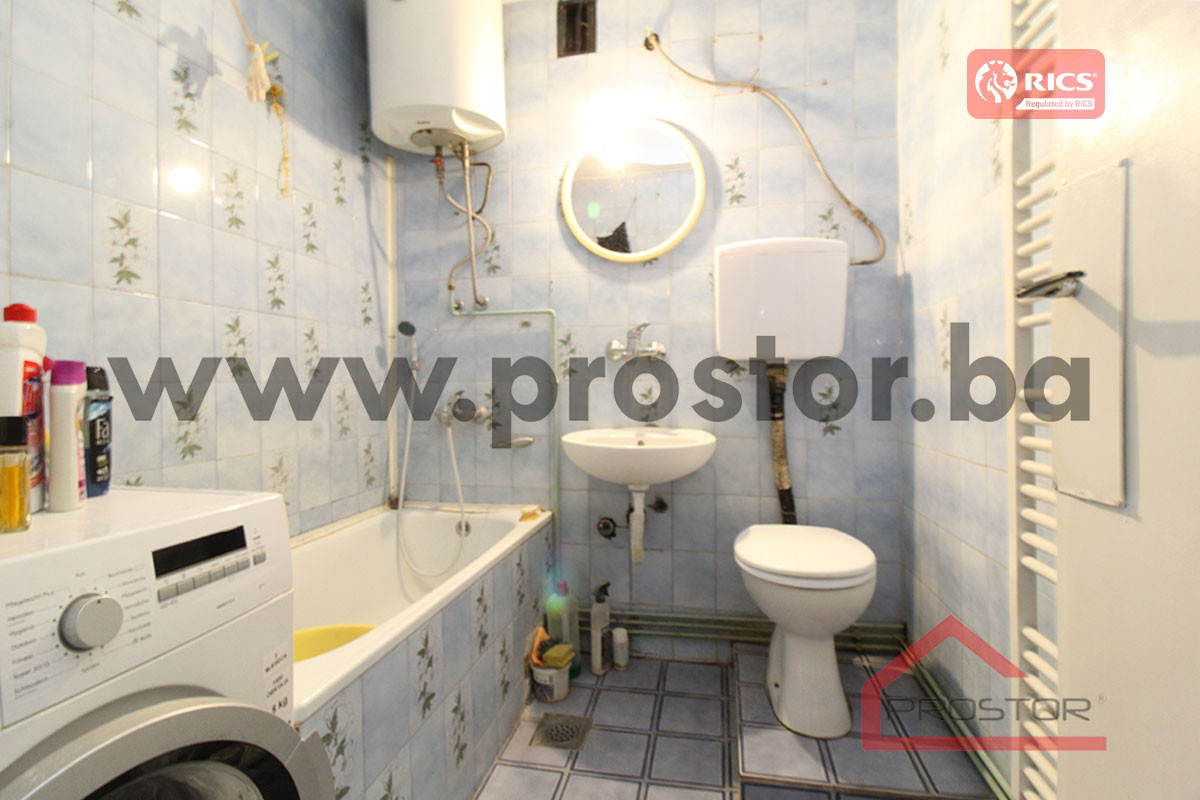 PROSTOR prodaje: Dvosoban stan sa lođom, Grbavica 14