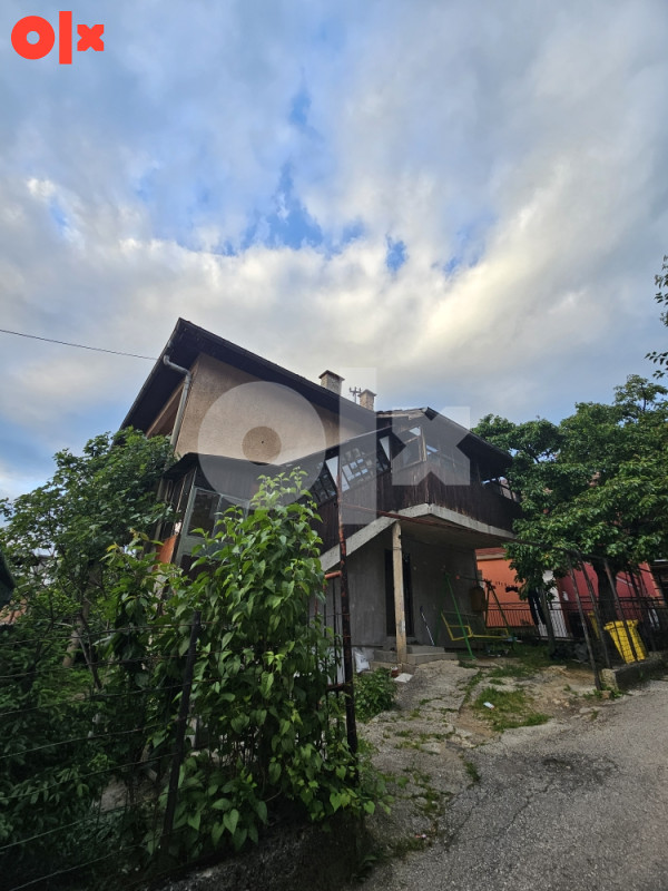 Prostrana porodična kuća Hrasno Brdo 2