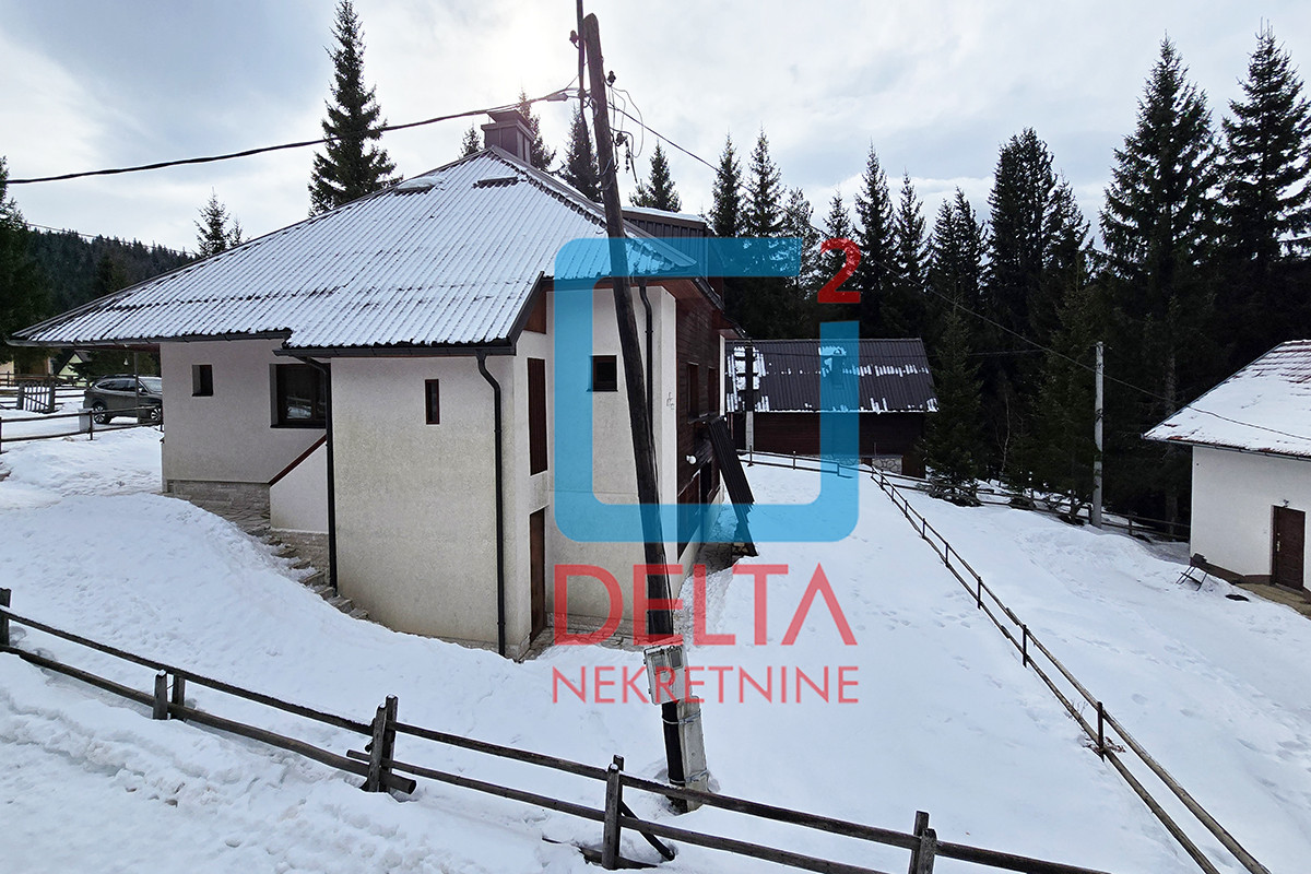Kuća / Vikendica /54m2/parcela 449m2/ Velika Dvorišta / Jahorina 14