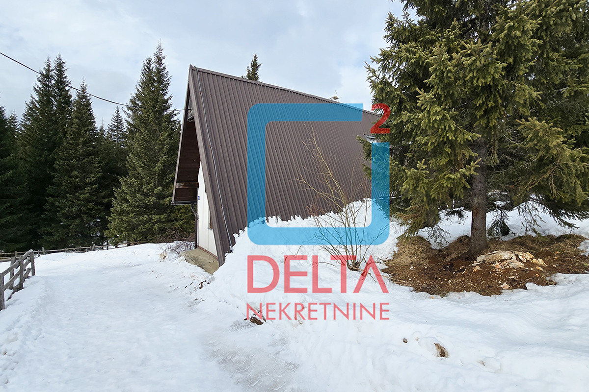 Kuća / Vikendica /54m2/parcela 449m2/ Velika Dvorišta / Jahorina 19