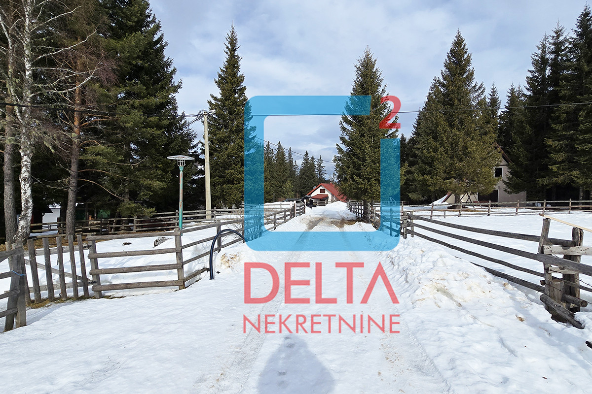Kuća / Vikendica /54m2/parcela 449m2/ Velika Dvorišta / Jahorina 21