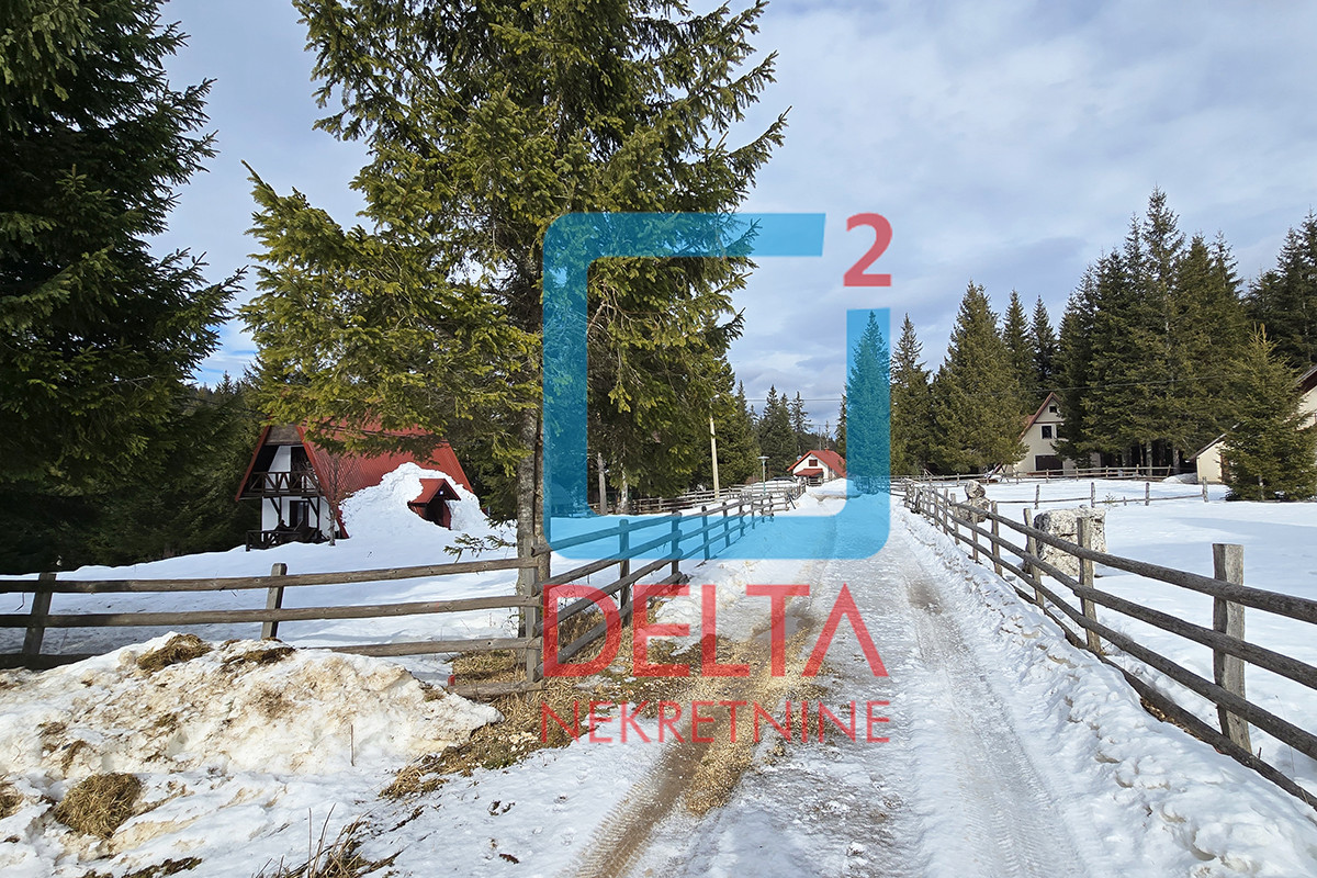 Kuća / Vikendica /54m2/parcela 449m2/ Velika Dvorišta / Jahorina 22