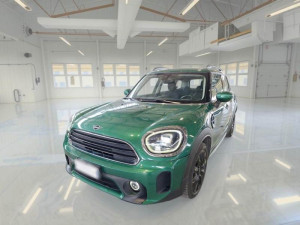 USKORO; MINI Cooper D Countryman 2,0d AT Classic 2023
