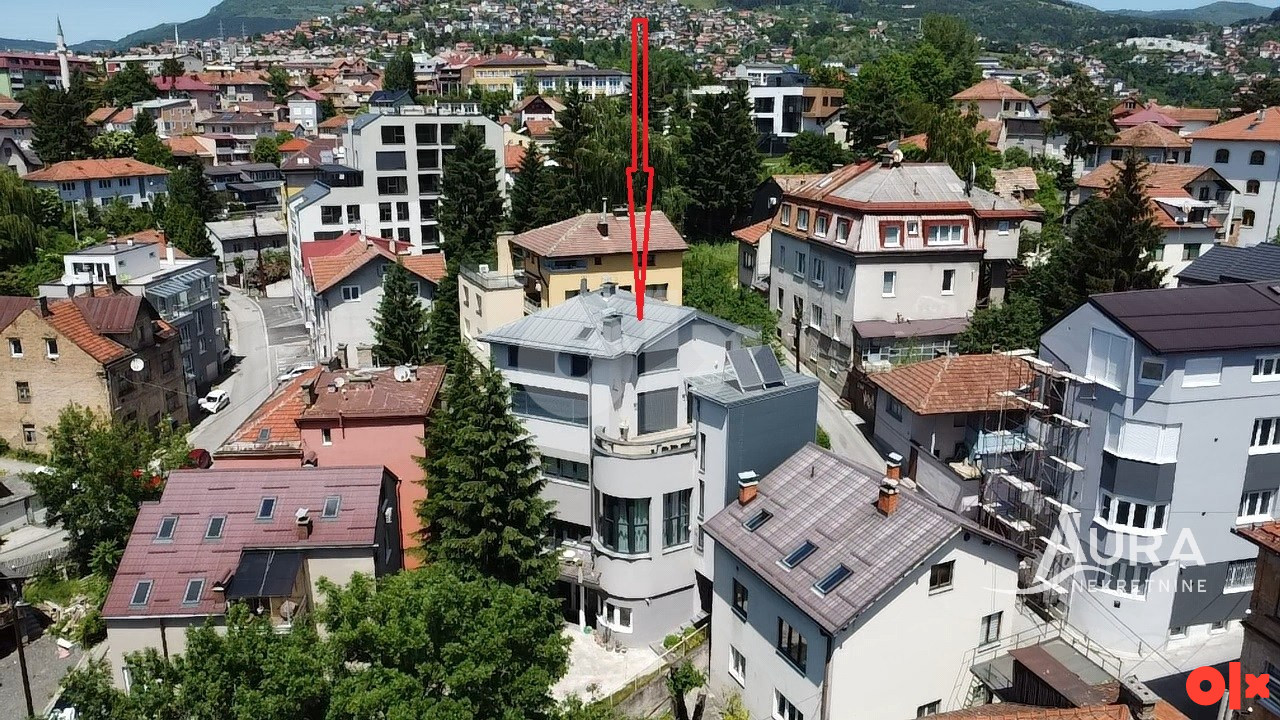 AURA/ Dvoetažni stan sa garažom / Mejtaš, Centar 4