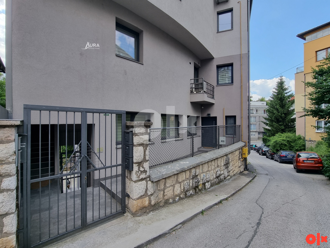 AURA/ Dvoetažni stan sa garažom / Mejtaš, Centar 6