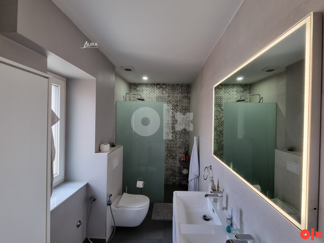 AURA/ Dvoetažni stan sa garažom / Mejtaš, Centar 25