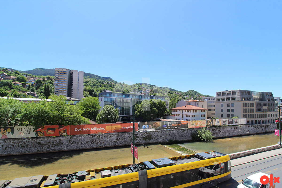 B.D. prodaje: Četverosoban stan, 154m2, Centar 20