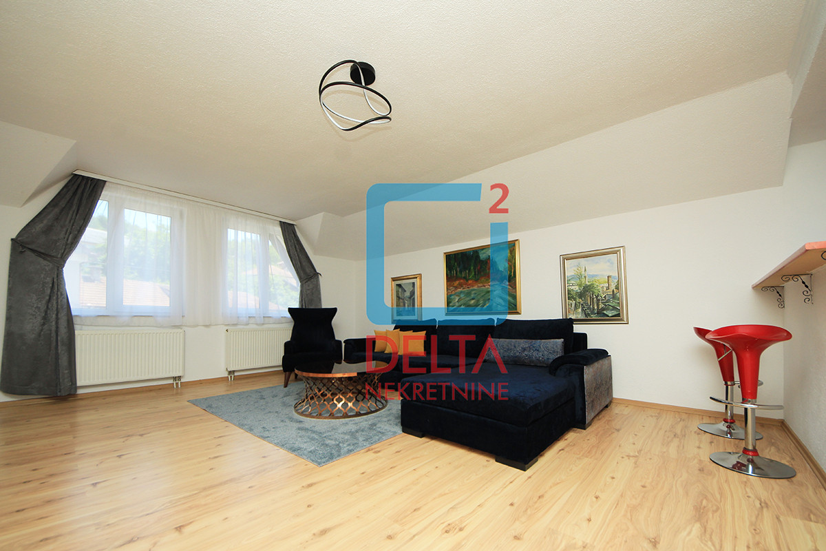 Namješten trosoban stan / 120m2 / Parking mjesto / Novi Grad