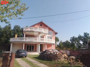 kuca 300 kvadrata 3 sprata