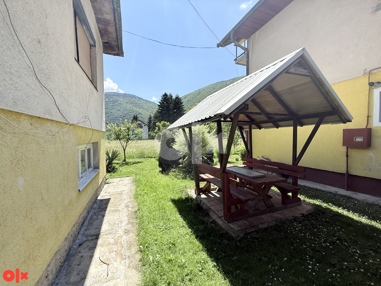 Dvije kuće Vrelo Bosne Ilidža na placu od 1500 m2 4