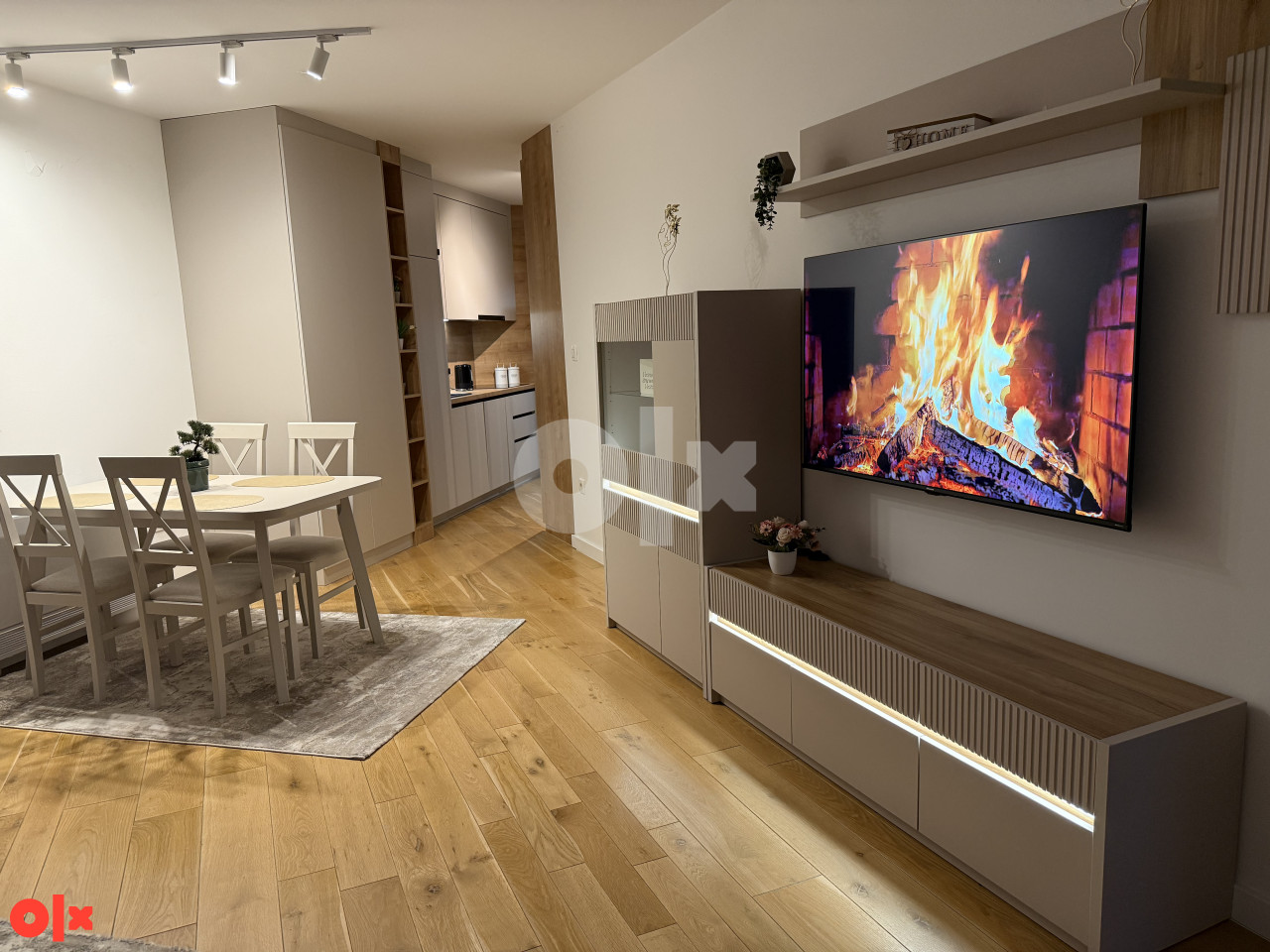 Ilidza Luksuzan stan River Walk 80m2 pogled na bazen 7