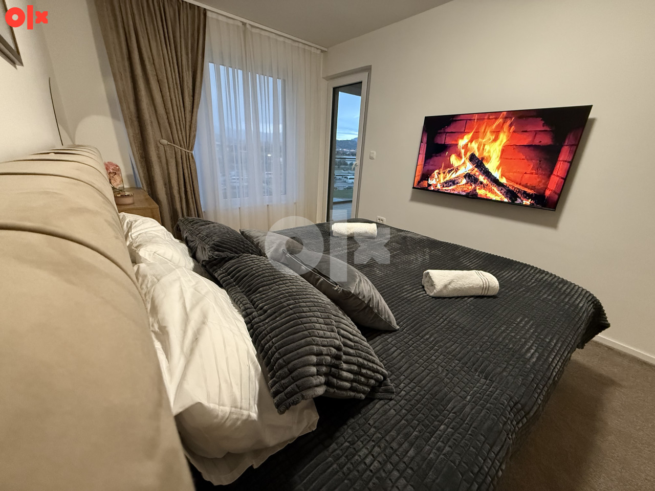 Ilidza Luksuzan stan River Walk 80m2 pogled na bazen 11