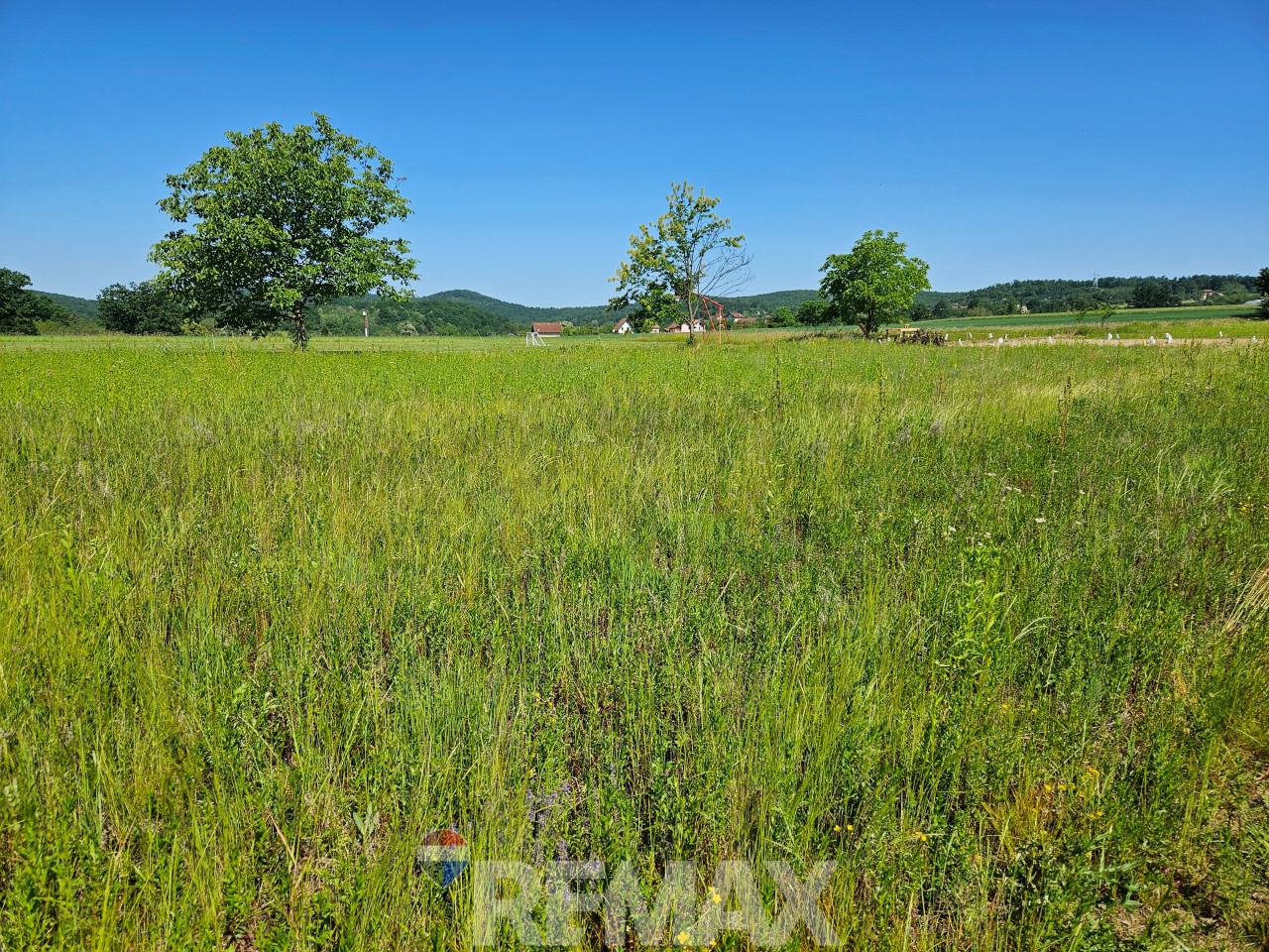Potpuno ravan plac 1000 m2 u Jakupovcima 2