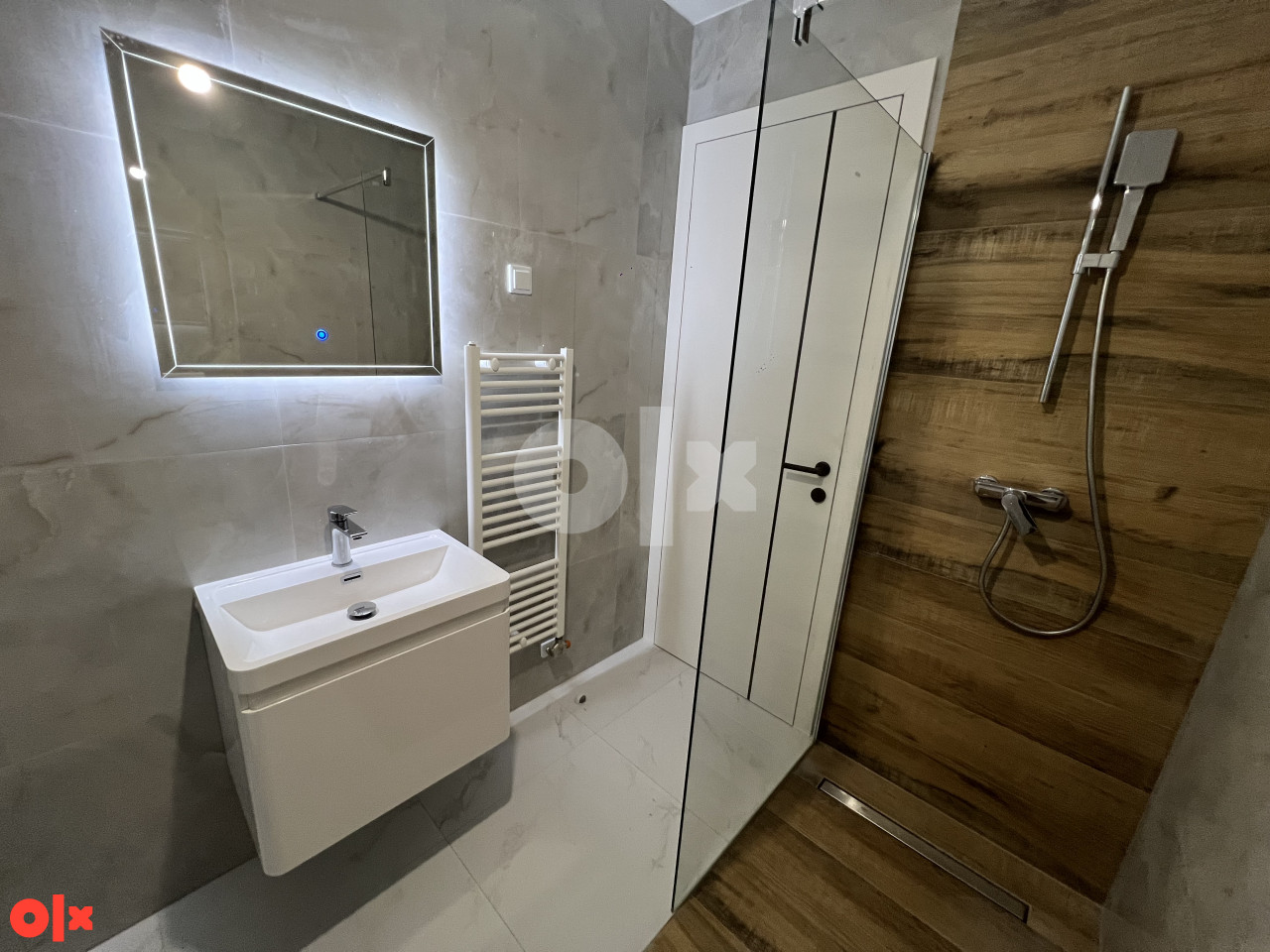 Nov stan Penthouse, podno grijanje, u poslovne svrhe Šip Sarajevo 2