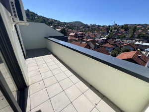 Nov stan Penthouse, podno grijanje, u poslovne svrhe Šip Sarajevo