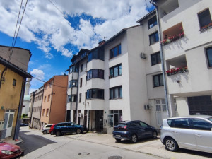 Stari Grad , Čemerlina, cetverosoban stan na prodaju!