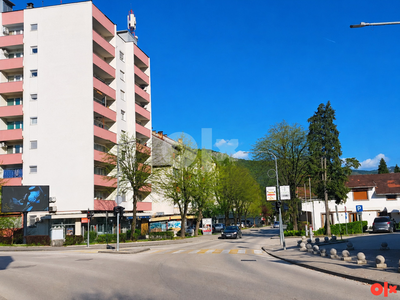 Trosoban Stan Ključ 68m2