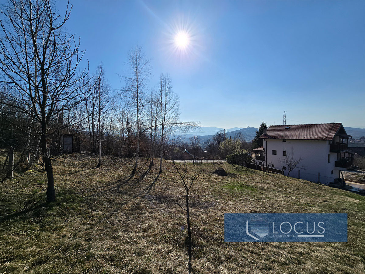LOCUS: Parcela površne 1000m2, Pionirska dolina, Centar 9
