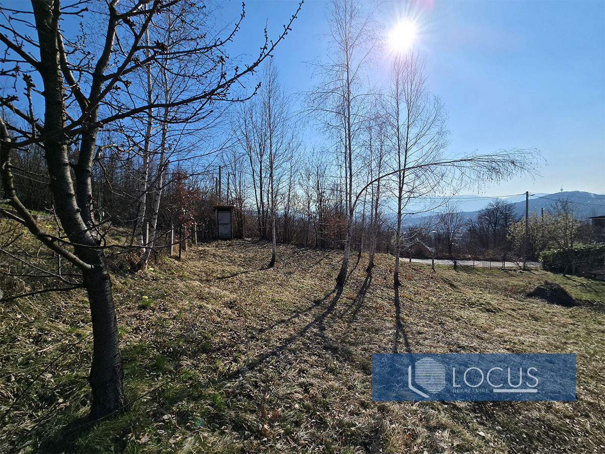 LOCUS: Parcela površne 1000m2, Pionirska dolina, Centar 10