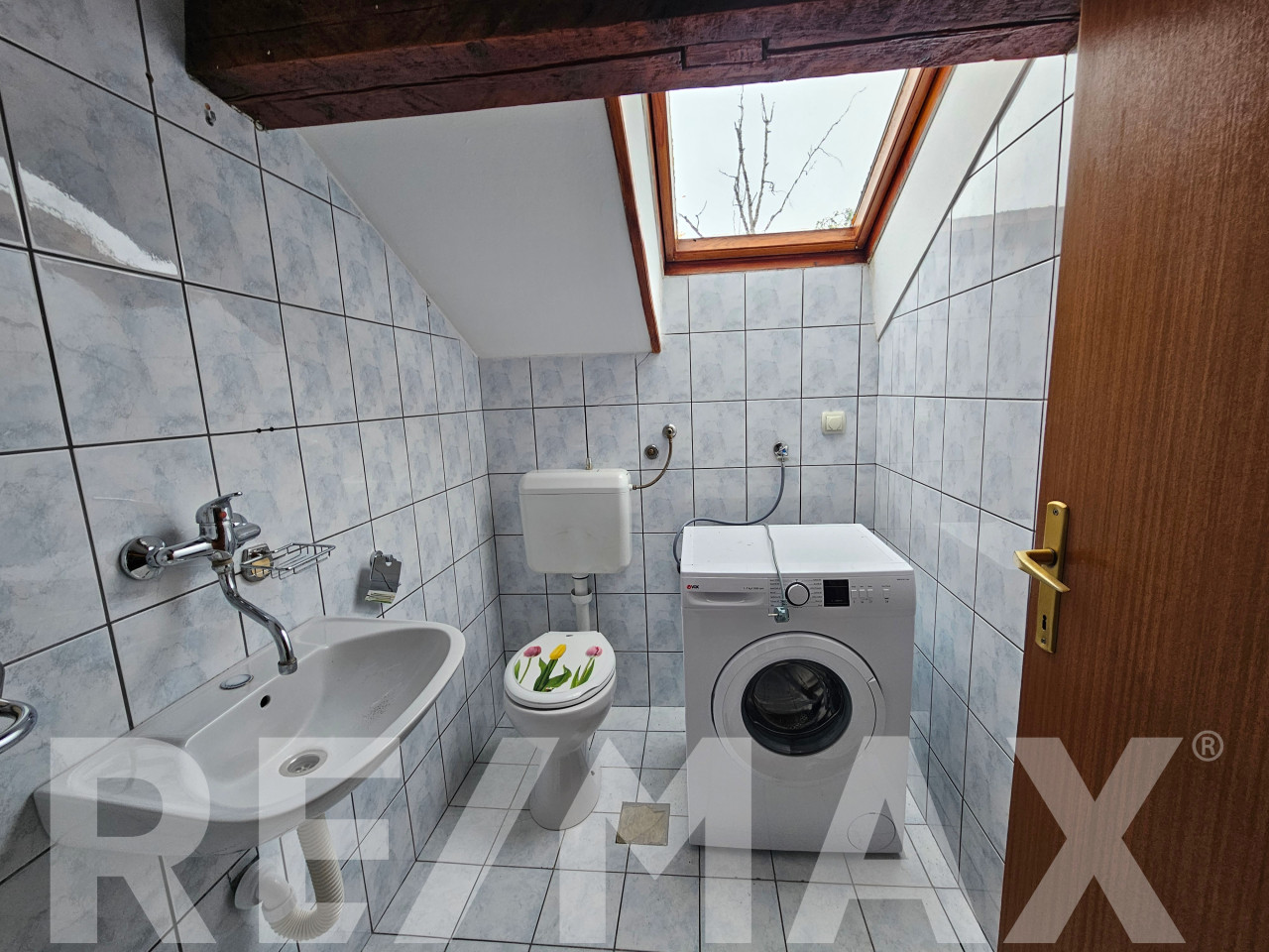 Izdaje se šarmantno potkrovlje/98m2/ CENTAR 14