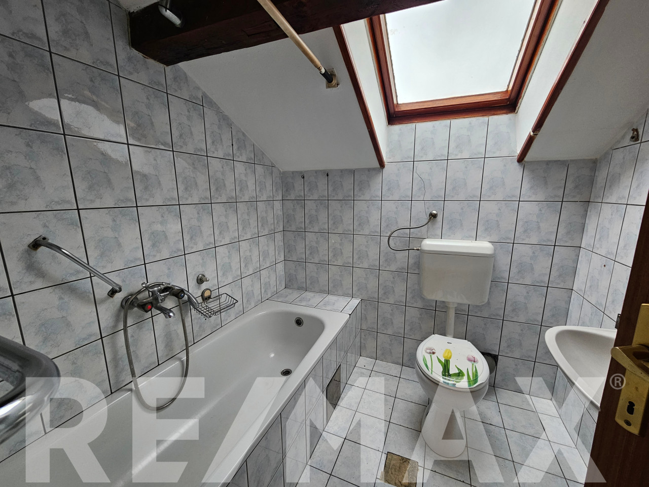 Izdaje se šarmantno potkrovlje/98m2/ CENTAR 15