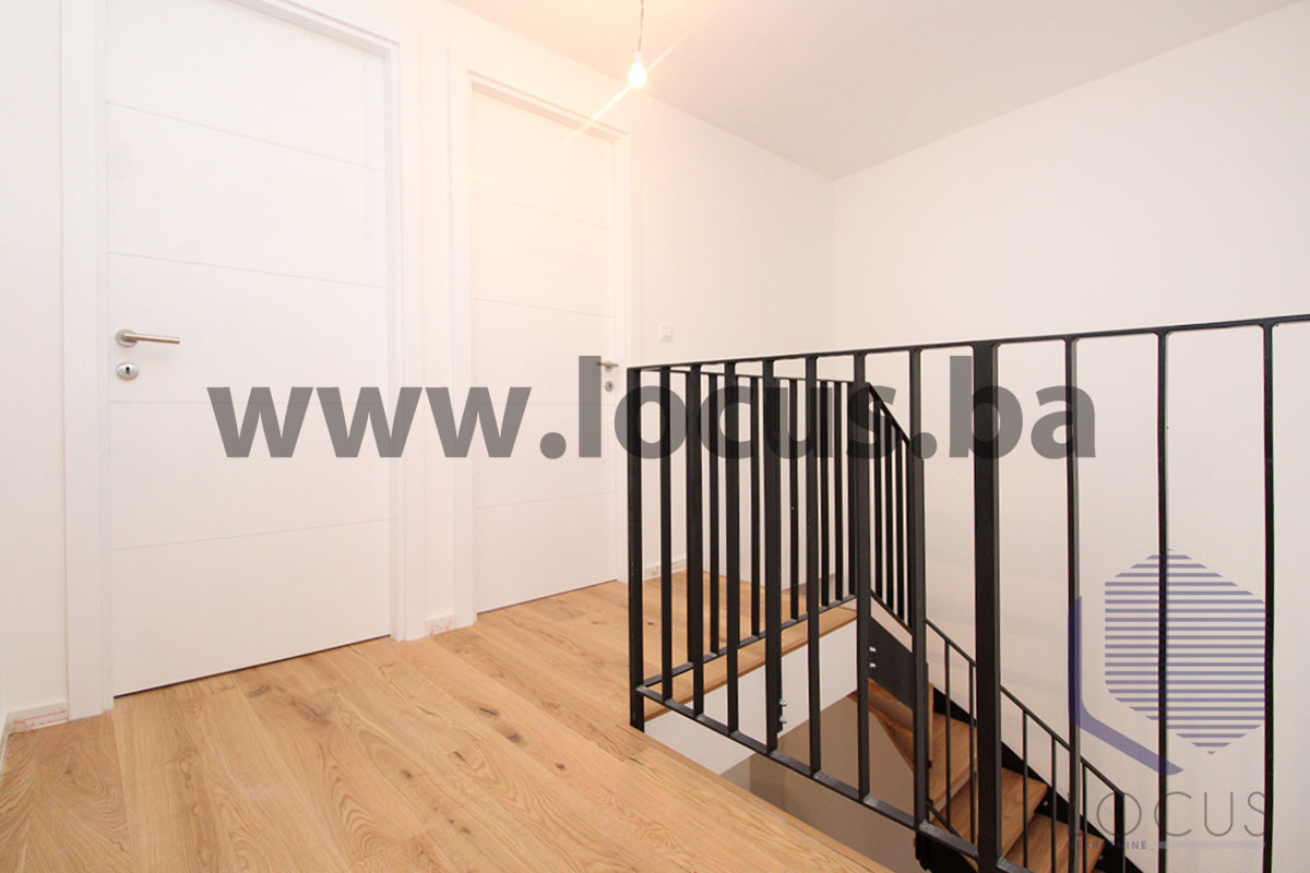LOCUS: NOVOGRADNJA! Trosobni dvoetažni apartman, Bjelašnica 11