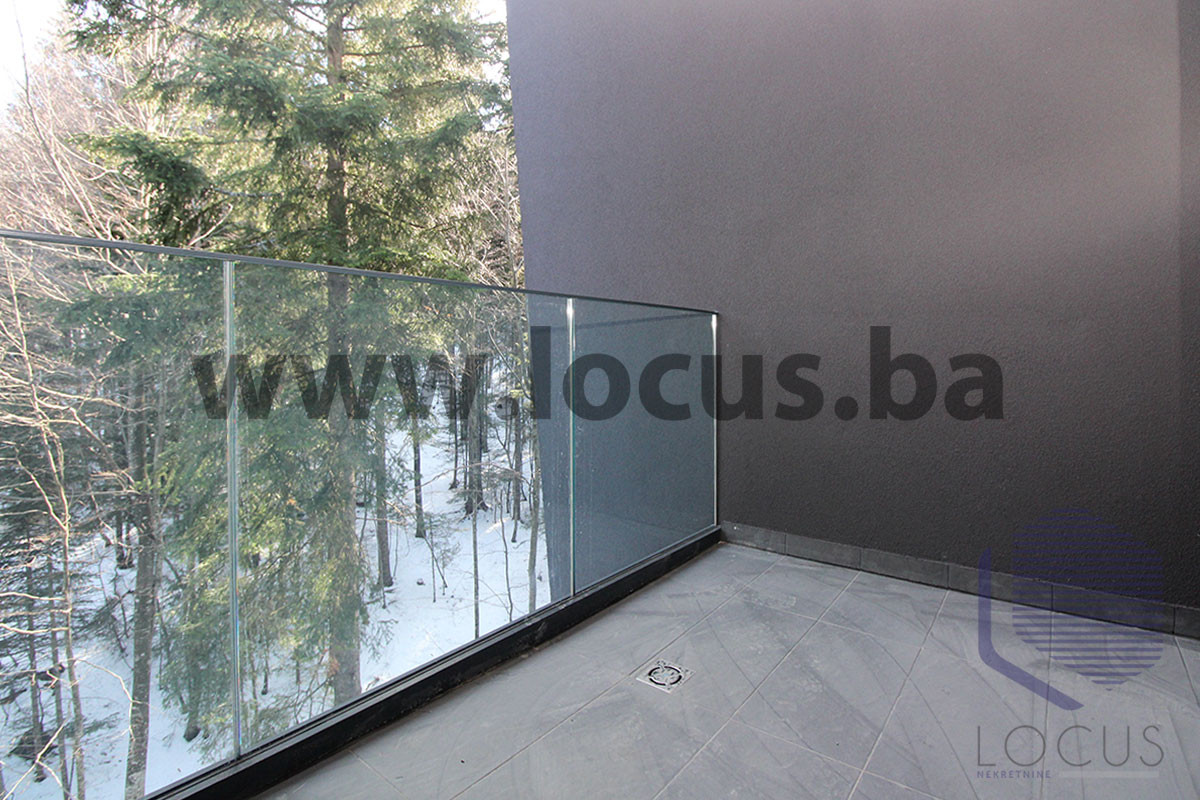 LOCUS: NOVOGRADNJA! Trosobni dvoetažni apartman, Bjelašnica 13