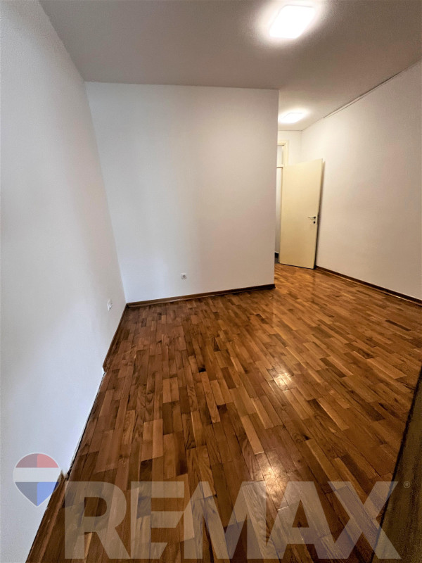 Poslovni prostor u centru grada, Srpska ulica, 42m2 3
