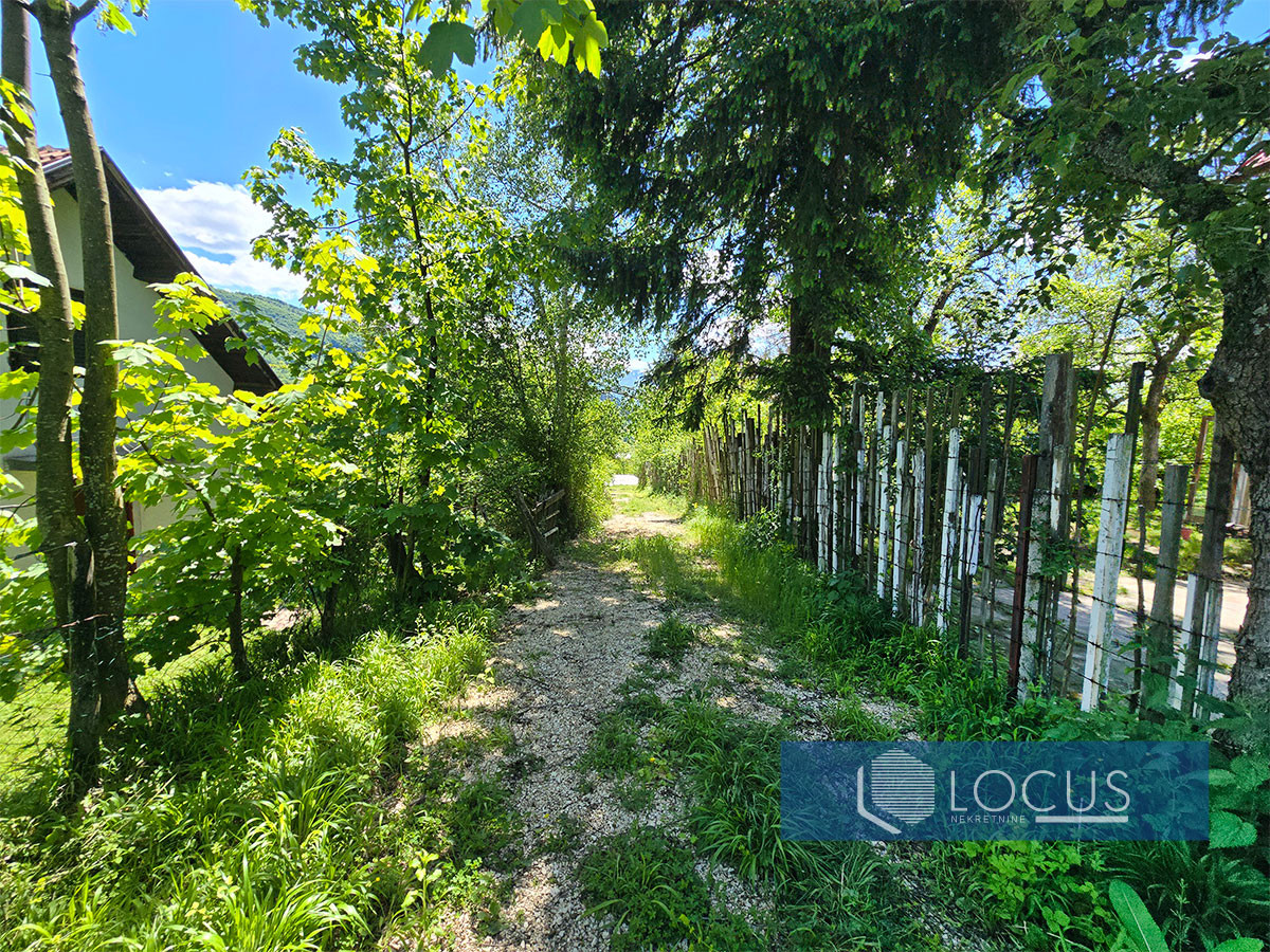 LOCUS: Zemljište površine 8.291m2, Ušivak, Hadžići 12