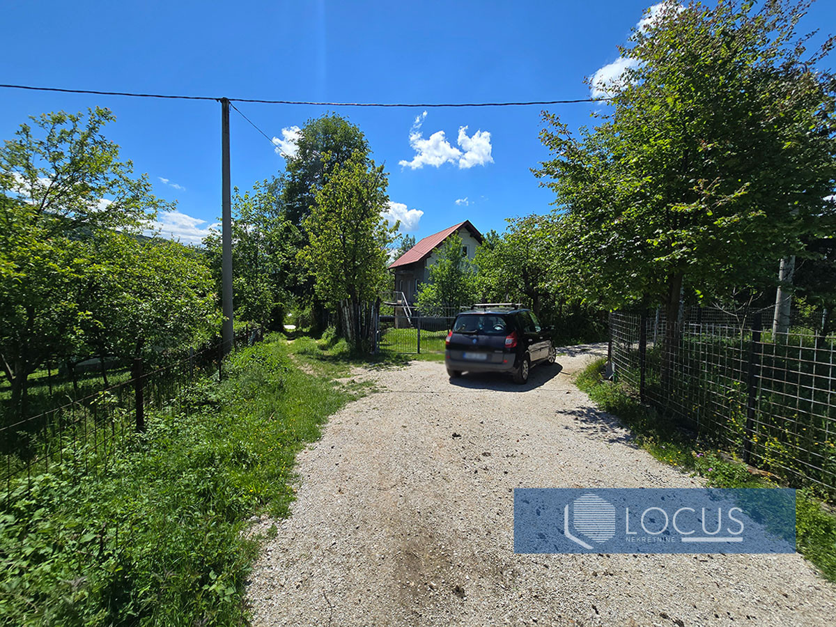 LOCUS: Zemljište površine 8.291m2, Ušivak, Hadžići 13