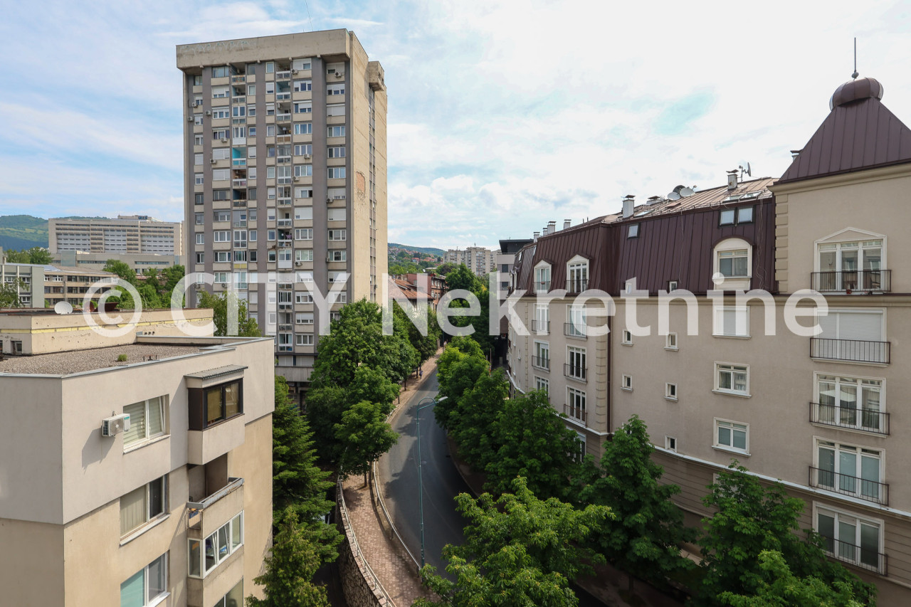 Trosoban stan - Centar - Koševo - Bolnička - 78 m² - Więcej