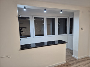 Stan Tuzla, trosoban, sve novo, 67m2