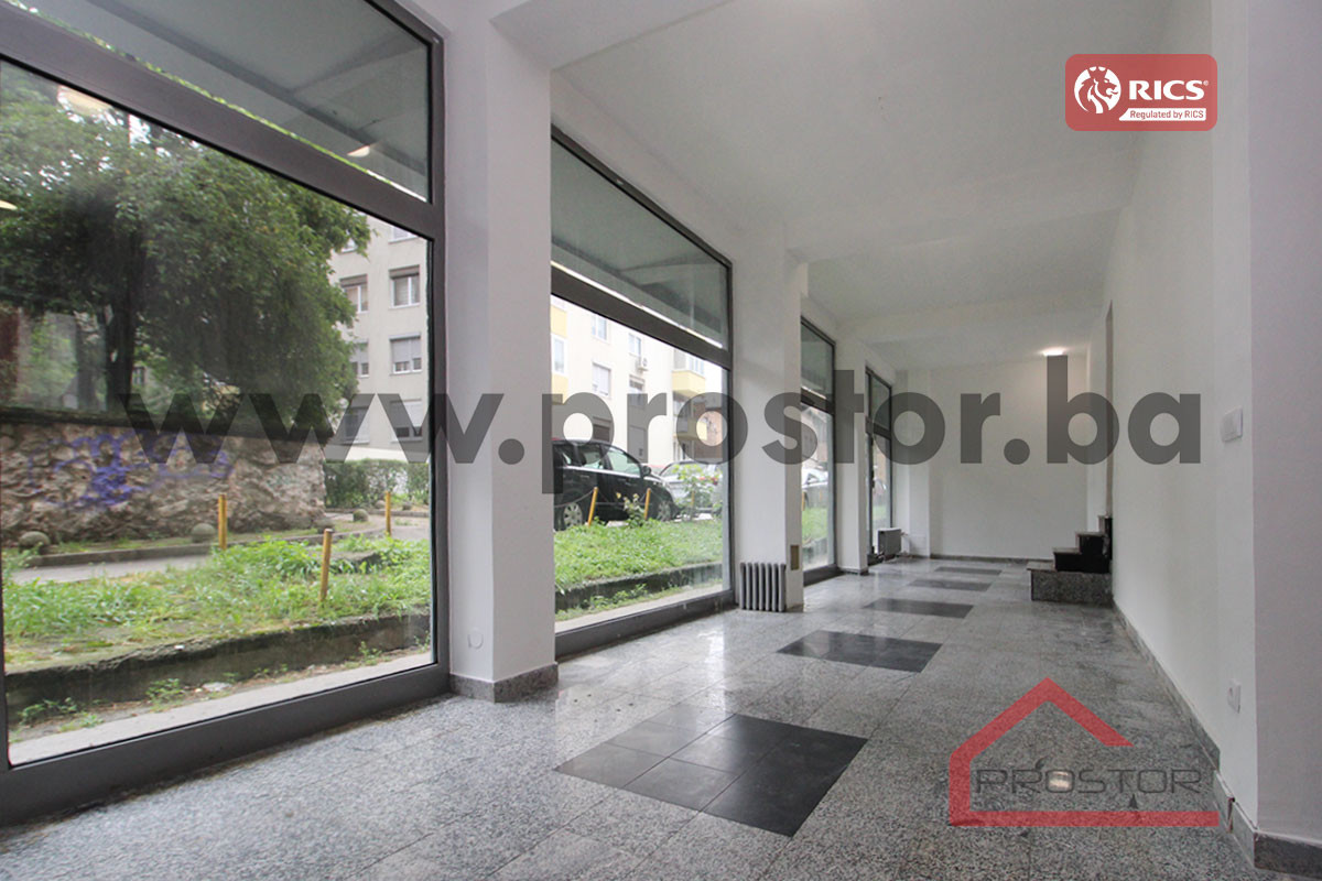 PROSTOR izdaje: Poslovni prostor, 94m2, Centar