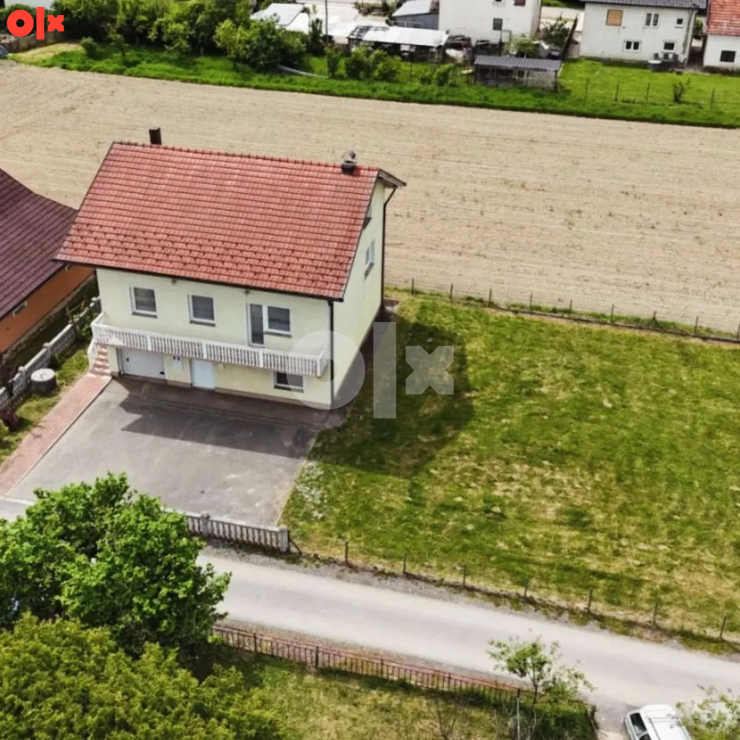 Kuća Prijedor(Petrovo) 270m2, plac 1000m2 3