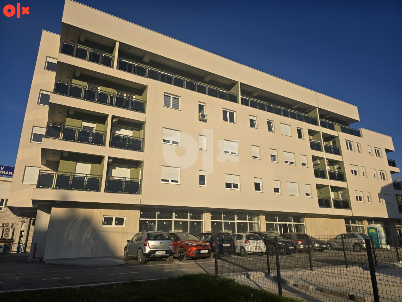POSLOVNI PROSTOR 397m2 prodaja/najam Mejdan/Starčevica Banjaluka 2