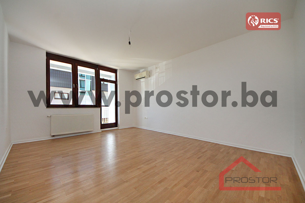 PROSTOR izdaje: Trosoban stan, 87m2, Vrtovi Sunca