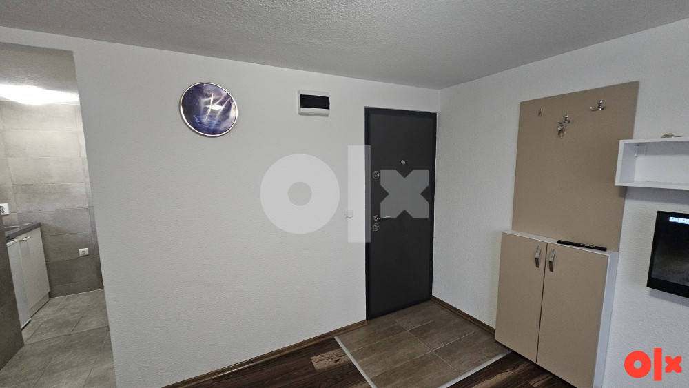 Garsonjera 25m2 namjestena Lok; 100m od Slatine i 450m od OMEGE 2