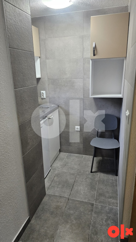 Garsonjera 25m2 namjestena Lok; 100m od Slatine i 450m od OMEGE 3