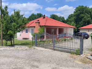 Kuća na prodaju u Kalesiji