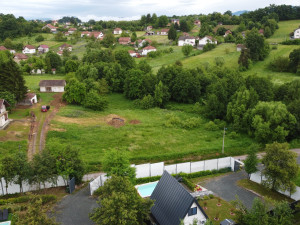 Zemljište HUSINO Tuzla 3000m2 KUCA VIKENDICA ZEMLJA uplanjen obje