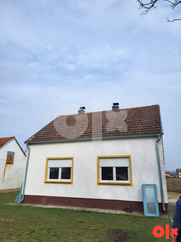 Kuća sa 6665 m2 zemljista Romanovci-Gradiška 2