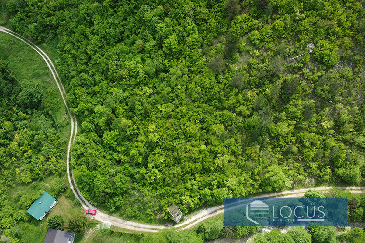 LOCUS: Zemljište površine 1.049m2, Zovik, Hadžići 2