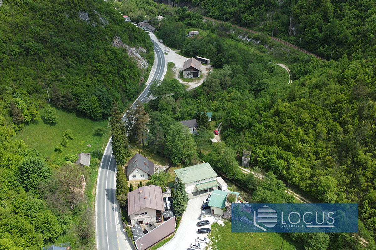 LOCUS: Zemljište površine 1.049m2, Zovik, Hadžići 3